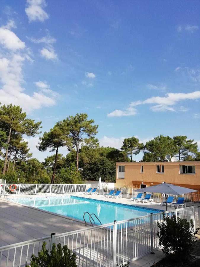 Les Grands Pins Apartment Carcans Bagian luar foto